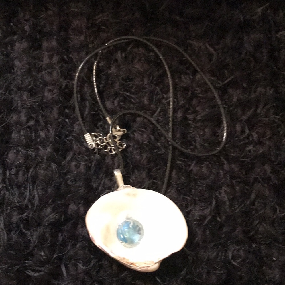 SeaShell Necklace Hand Created - Picture 10 of 17
